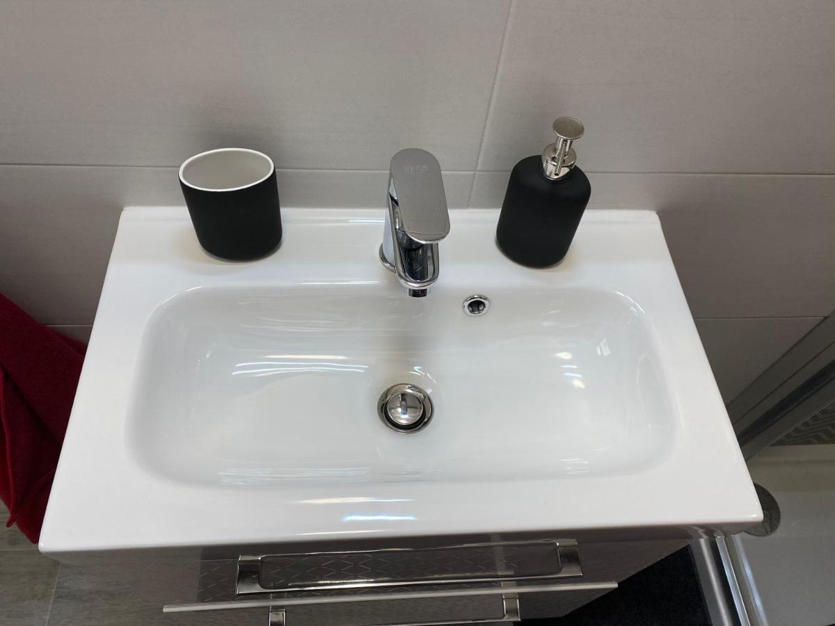 Pisani Apartment Барі Екстер'єр фото