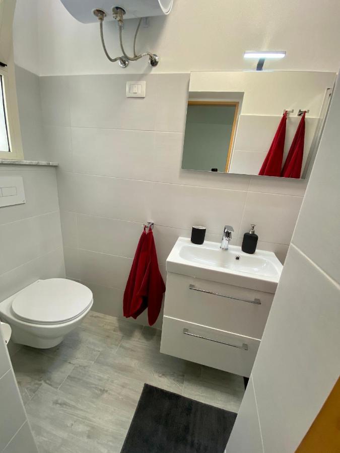 Pisani Apartment Барі Екстер'єр фото