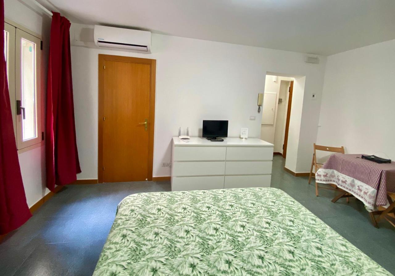 Pisani Apartment Барі Екстер'єр фото
