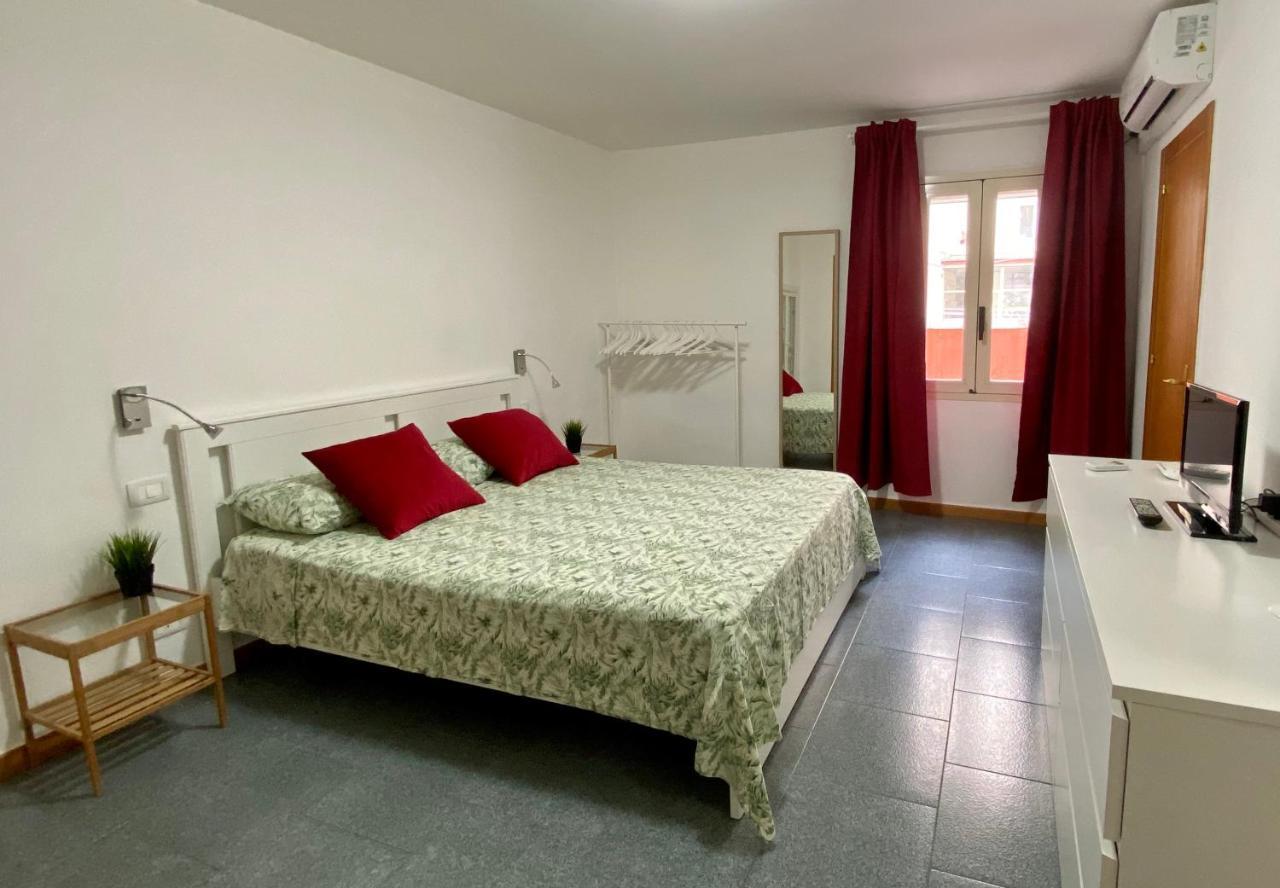 Pisani Apartment Барі Екстер'єр фото